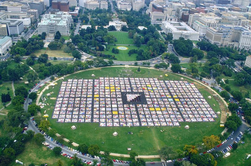 Collecting an Epidemic: A Curator on Preserving the AIDS Quilt - The  Atlantic