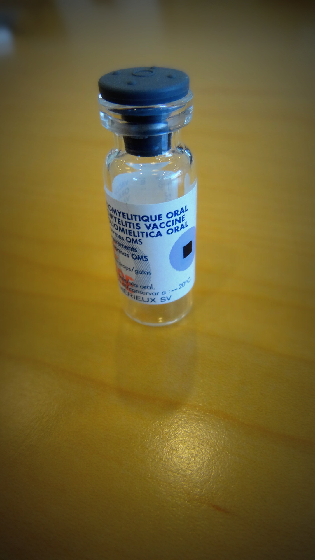 vaccinevial.JPG
