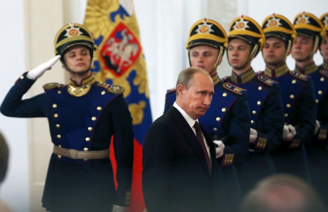 putin with soldiers banner.jpg