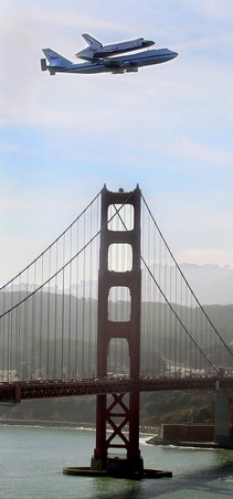 Endeavor Golden Gate Fly-By.jpg