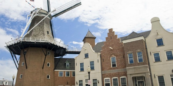 Pella windmill.jpg