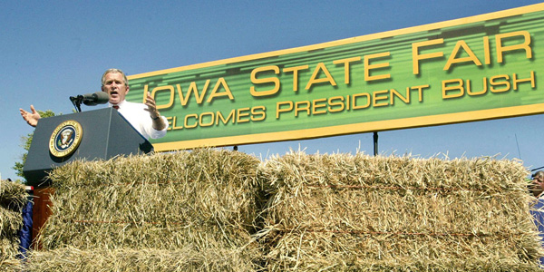 Bush at Iowa state fair - Larry Downing Reuters - banner.jpg