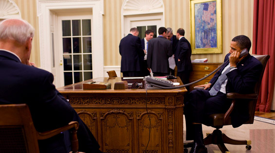 Obama on phone with Mubarak - embed2.jpg