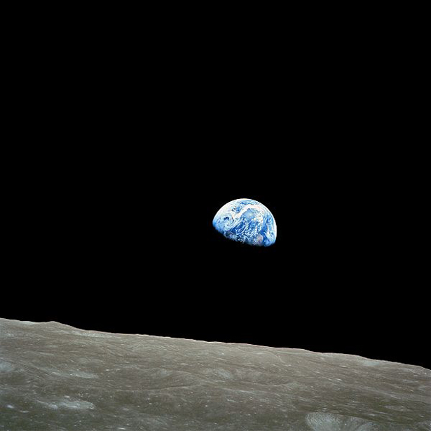 600px-NASA-Apollo8-Dec24-Earthrise-615.jpg