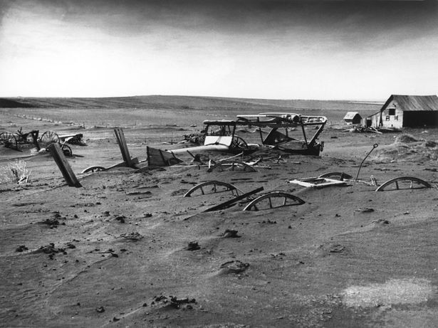 800px-Dust_Bowl_-_Dallas,_South_Dakota_1936.jpg