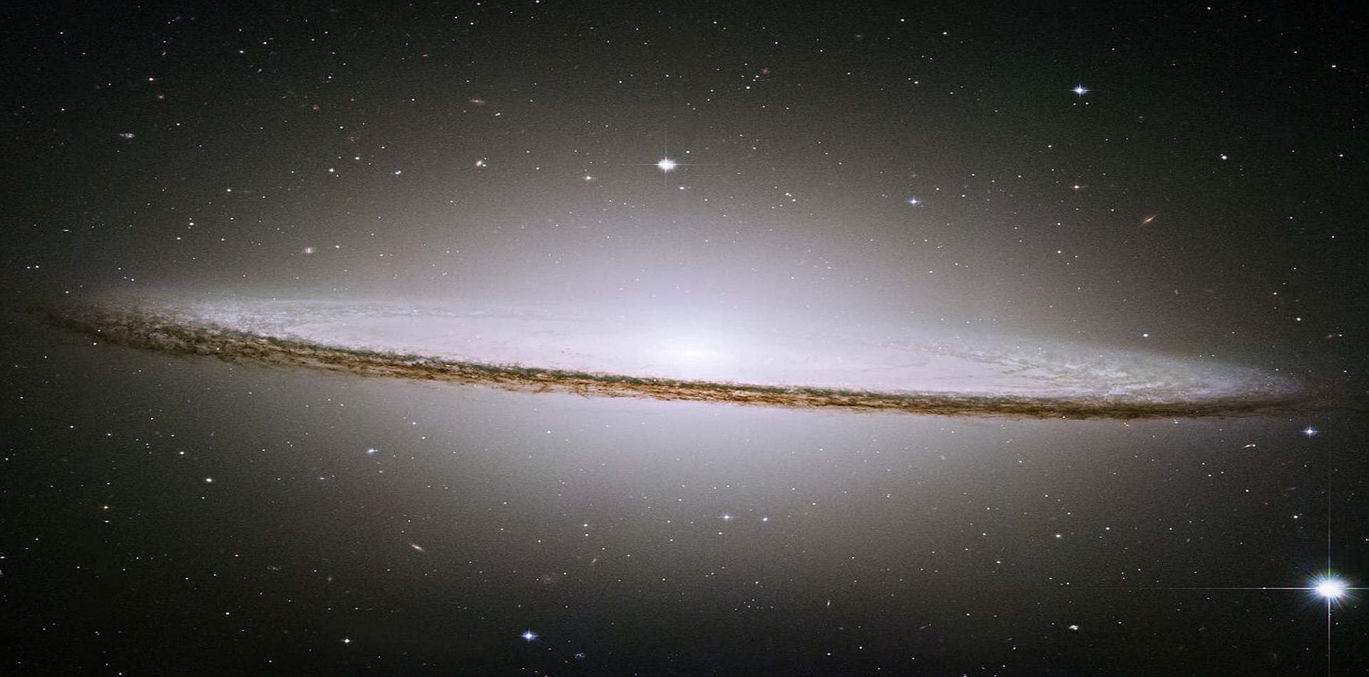The Sombrero Galaxy M104 Hubble.jpg