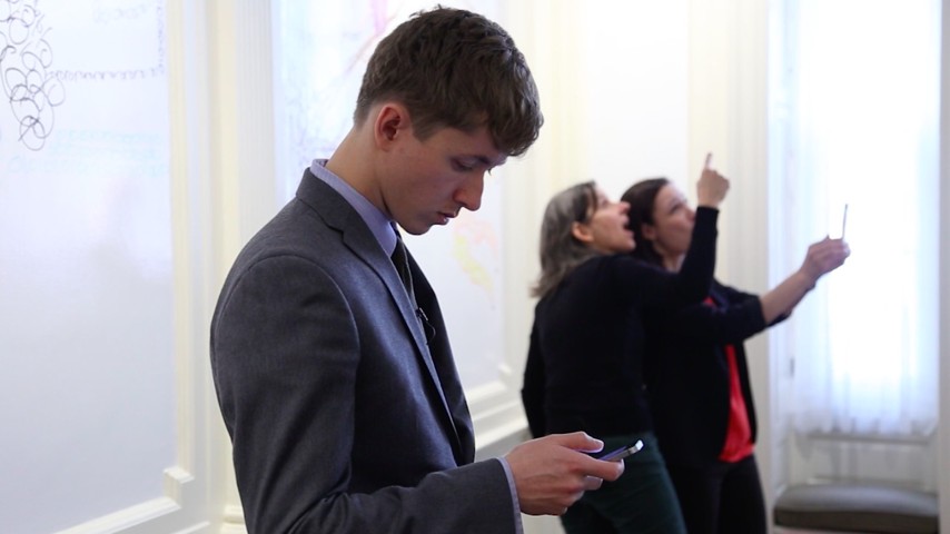 Creative Ideas Happen When You Stop Checking Your Phone - The Atlantic