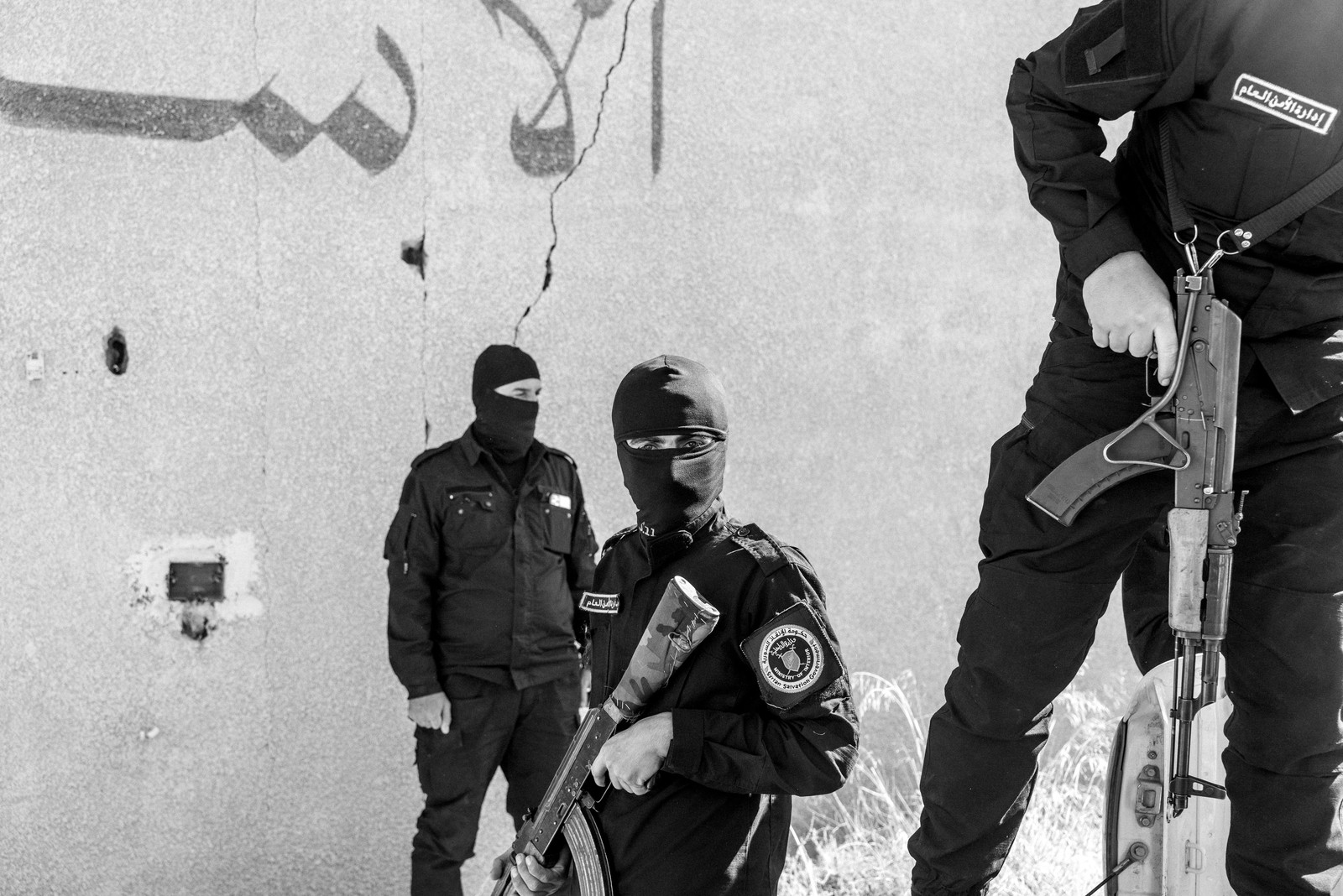 Picture of fighters from Hay’at Tahrir al-Sham guarding a compound on the outskirts of Damascus. January 19, 2025.