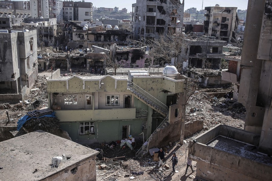 Kurdish Residents Return to Their Devastated City in Southeast Turkey