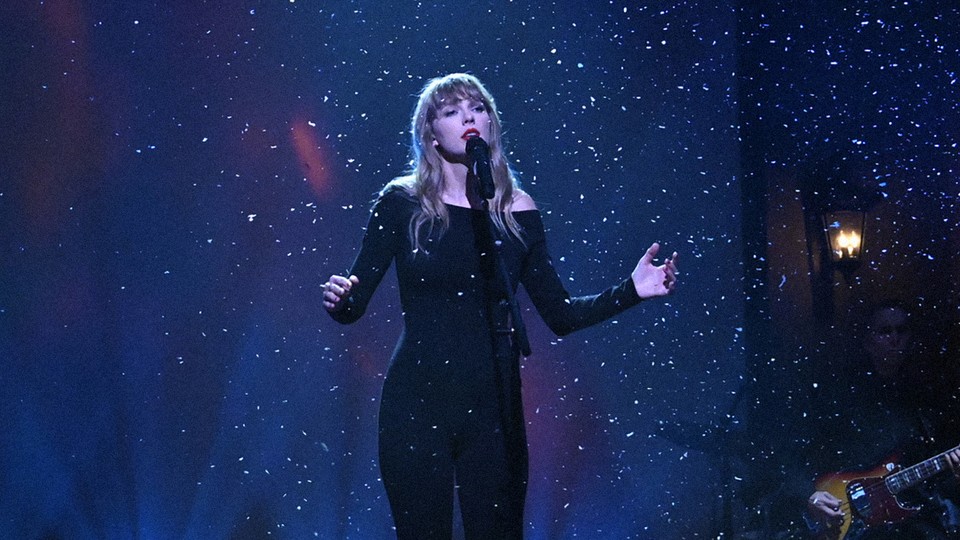 Taylor Swift performing "All Too Well" on 'SNL'. 