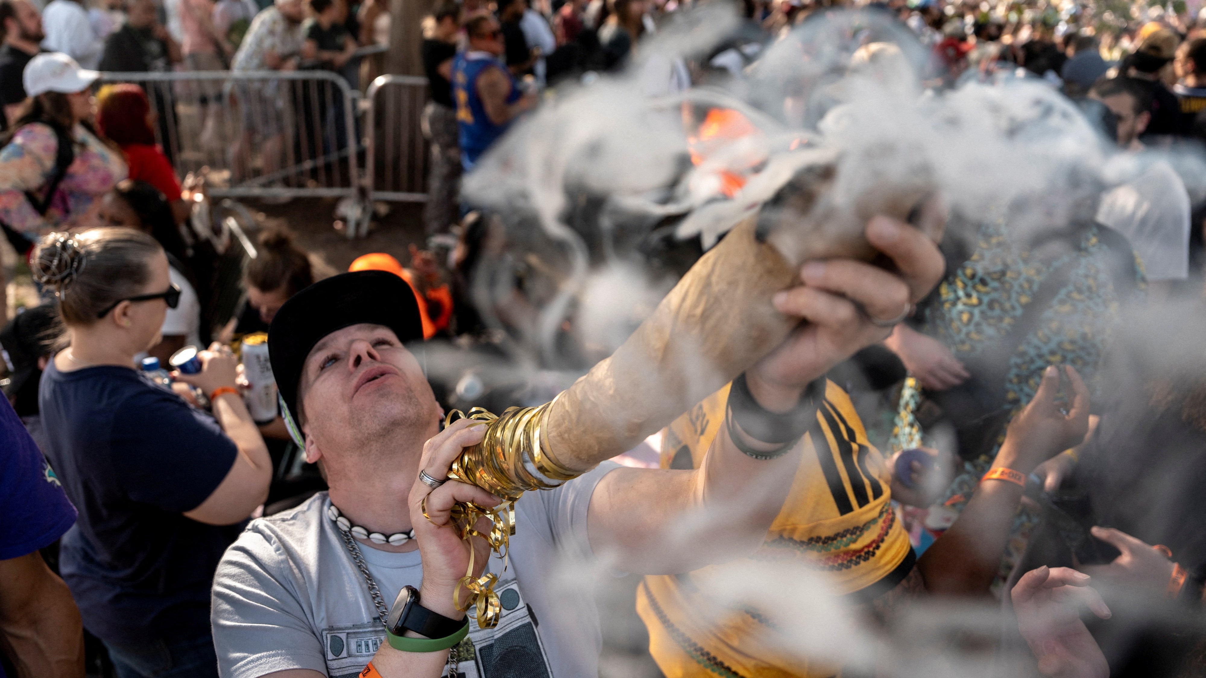 Photos of the Week: Fallen Robot, Scooter Waterfall, Sunrise Panorama