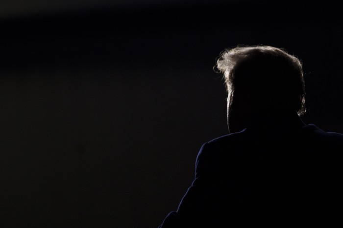 Trumps back in darkness