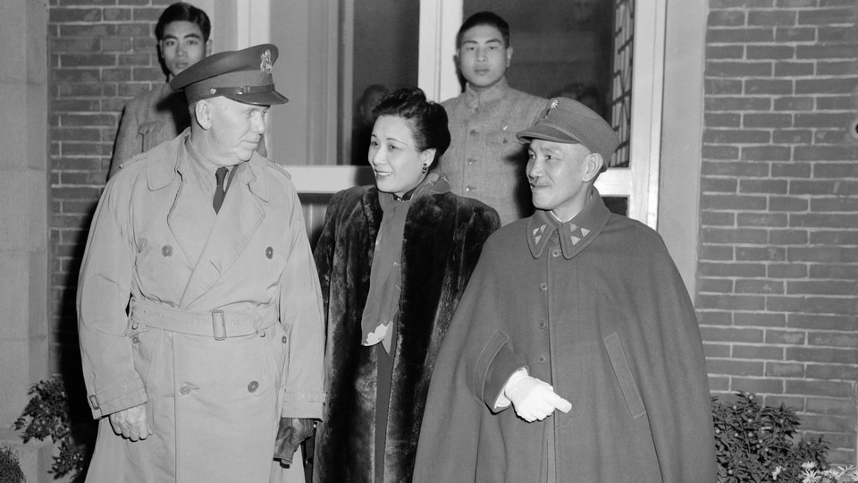 Marshall and Chiang meet after Marshall's arrival in China in 1943.