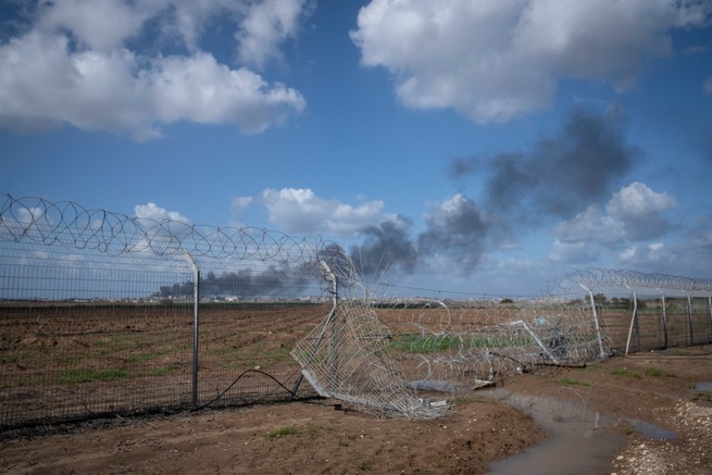 A photo of a broken fence near Nahal Oz