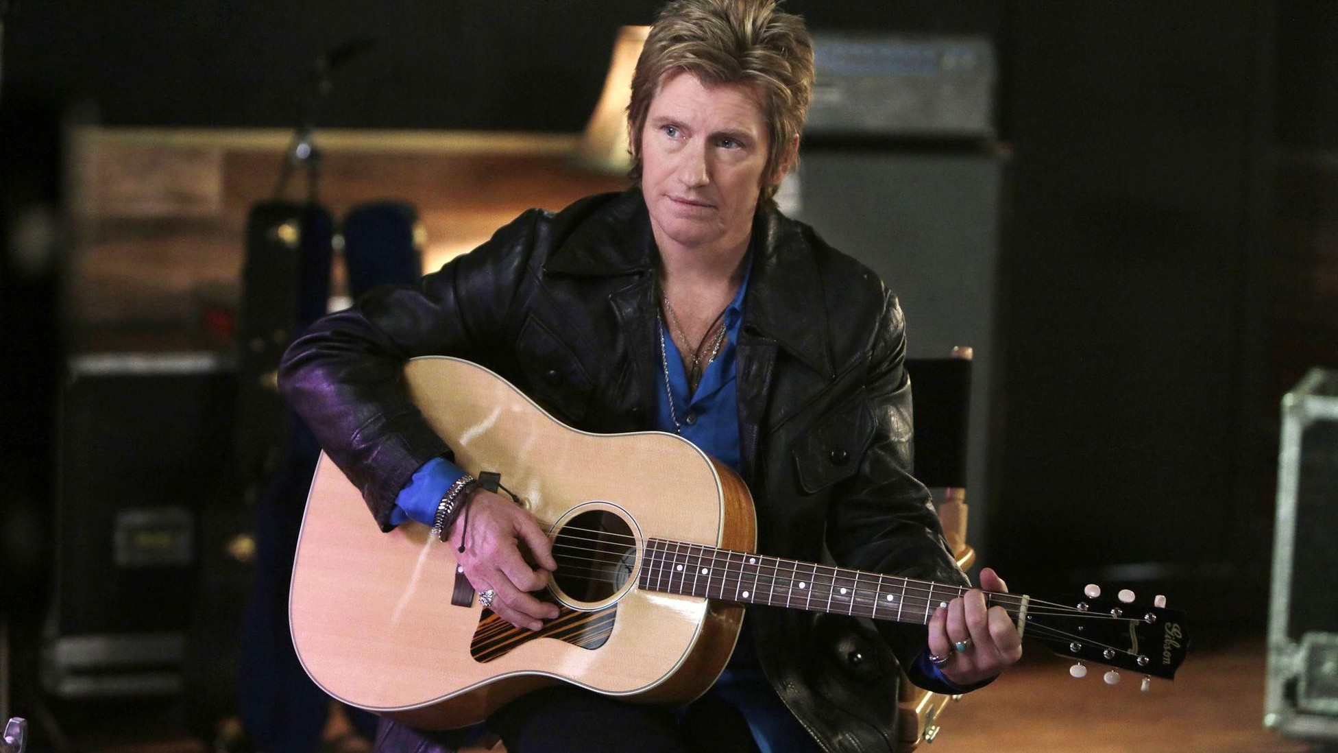 Review Denis Leary Is A Washed Up Musician In Fxs Sexanddrugsandrock 