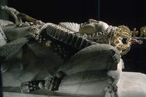 A stone effigy of Queen Elizabeth I in Westminster Abbey.