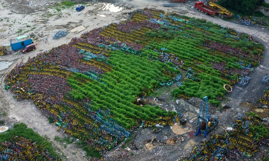 Bike Share Oversupply in China: Huge Piles of Abandoned and Broken