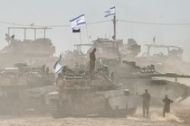Israeli tanks in Sderot