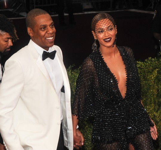 Jay Z and Beyoncé on a red carpet