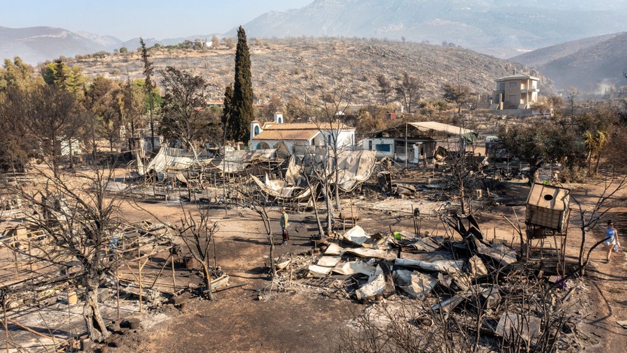 Photos: Wildfires Rage Across Greece - The Atlantic