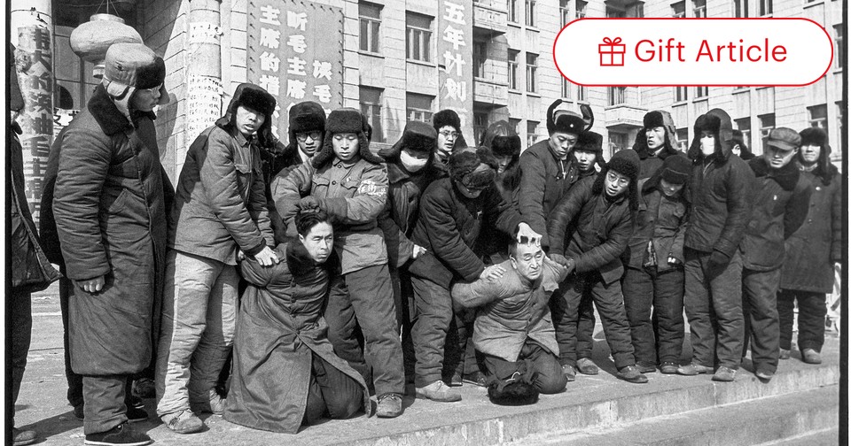 Review: 'The World Turned Upside Down,' by Yang Jisheng - The Atlantic