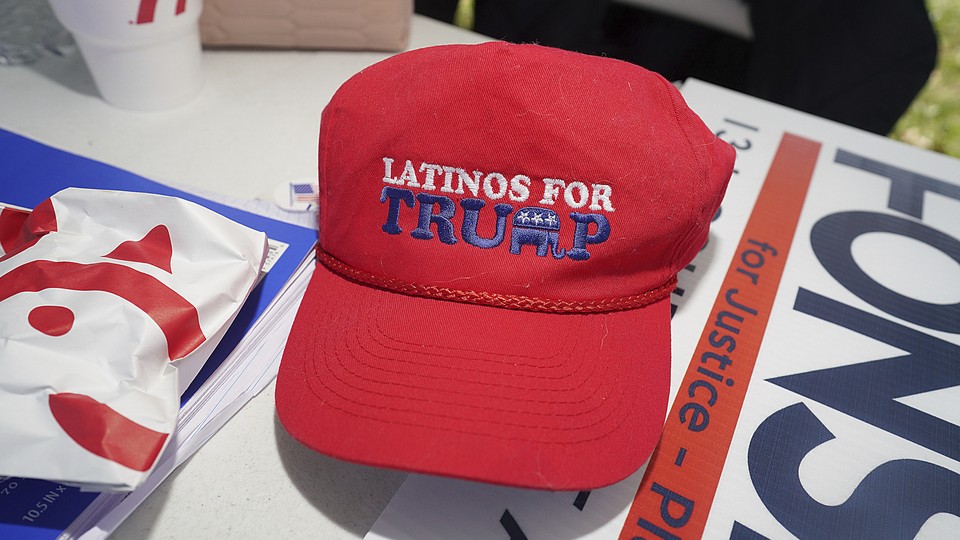 Baseball cap that reads "Latinos for Trump"