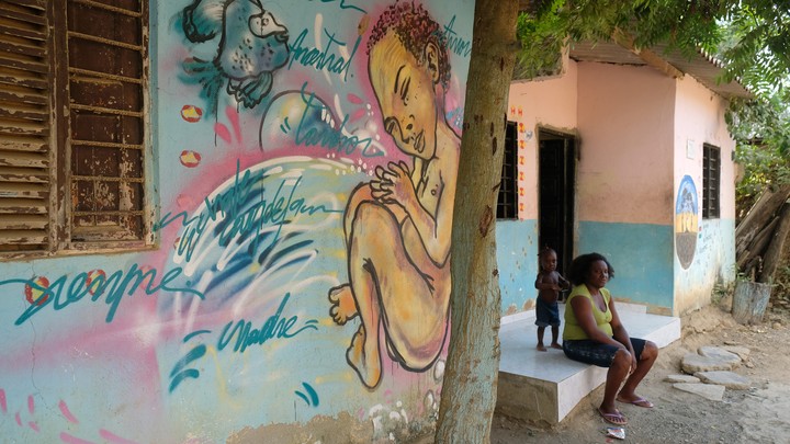 A mural with writings in Palenquero, an endangered contact language spoken in the Colombian village of San Basilio de Palenque