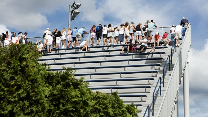 theatlantic.com - Jacob Stern - America Is Drowning in Sports