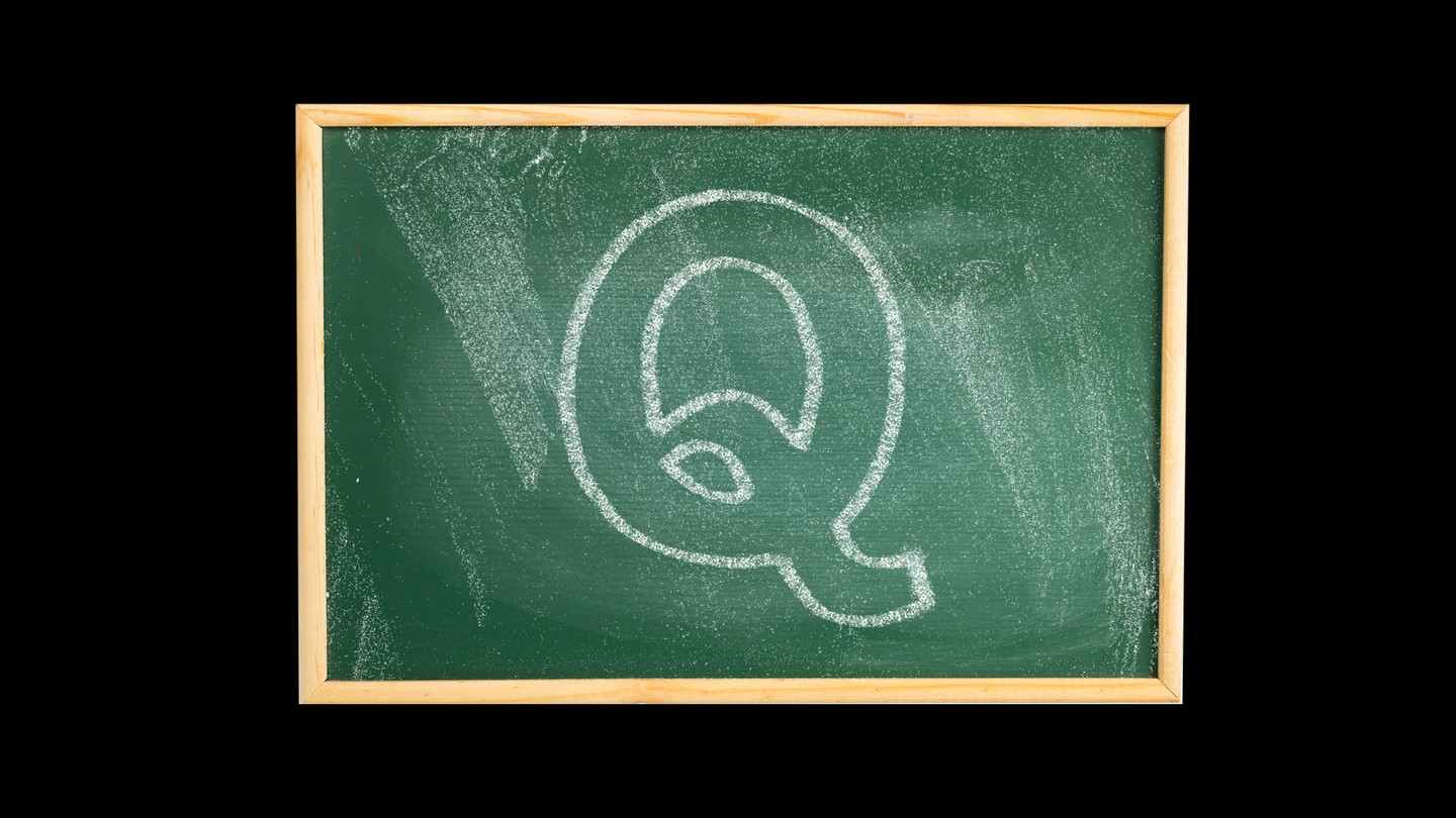 Illustration of the letter Q on a chalkboard.