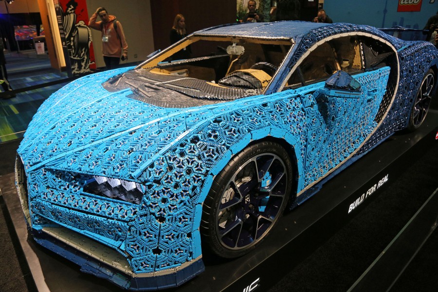 Photos of the Week: Lego Bugatti, Snowy Seattle, Cattle Dating - The ...