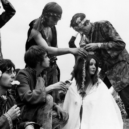 Hippie Fashion Always Proved Budget-friendly And Influential for Designers