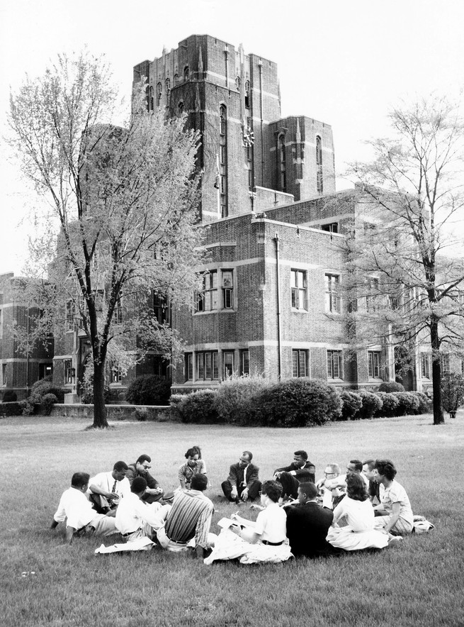 Students on campus in 1960 at Fisk Universit​y in Nashville.