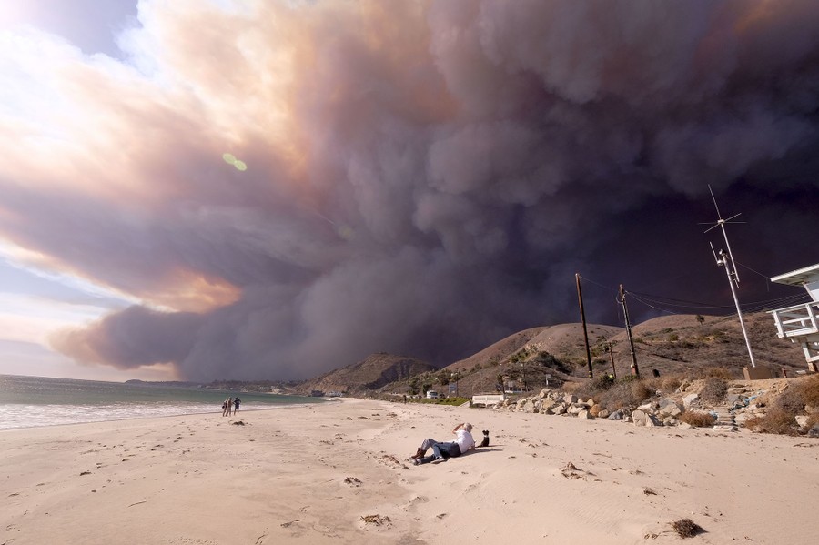 Photos: The Woolsey Fire Leaves Devastation In Malibu, California - The ...