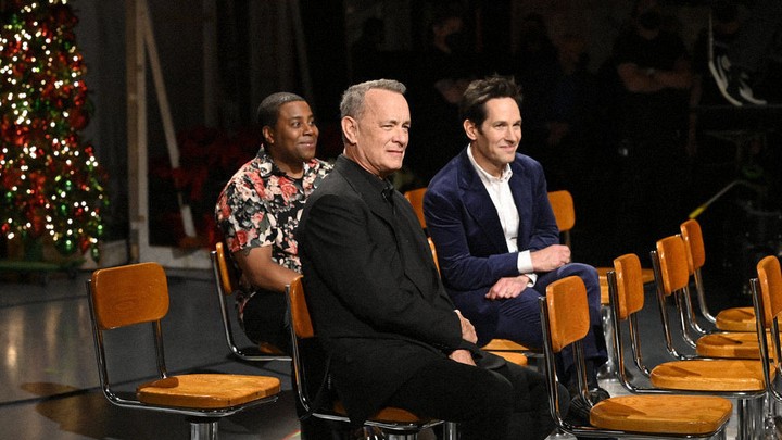 Snl Christmas Special 2022 Filmed A Strange 'Saturday Night Live,' Courtesy Of Omicron - The Atlantic