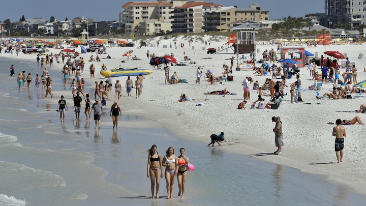 People enjoying spring break in Florida despite the pandemic