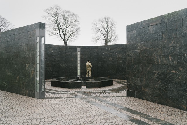 Chief Boyson at the Monument to Denmark's international activities after 1948