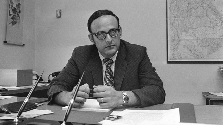 Leslie Gelb