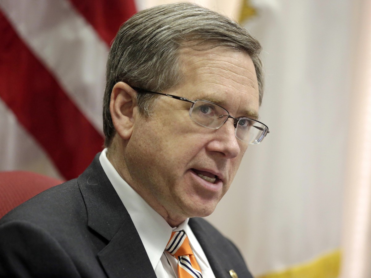 Senate Approves Bill To Weaken Obamacare Defund Planned Parenthood The Atlantic