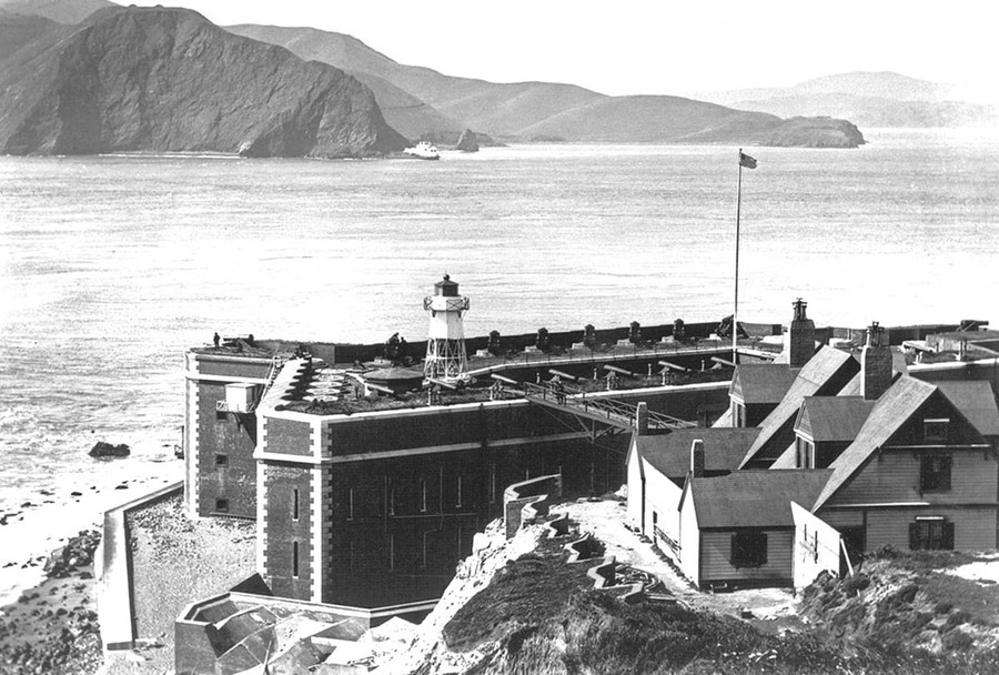 The Golden Gate Bridge, a wonder of the world for 75 years - CNET