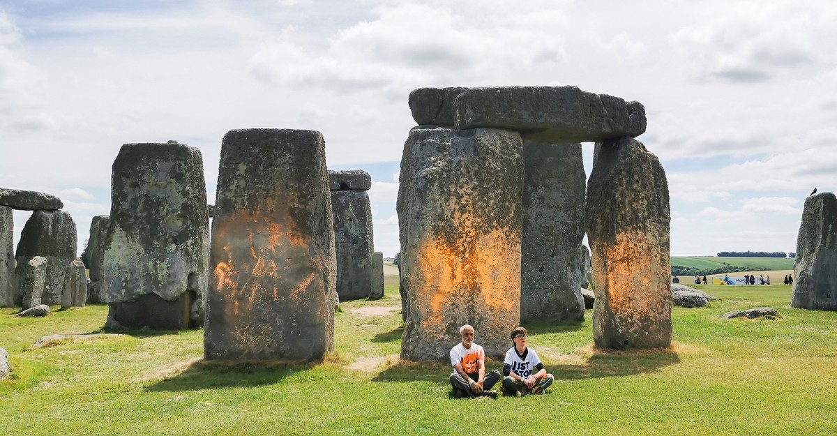 Possibly Don’t Spray-Paint Stonehenge – The Atlantic