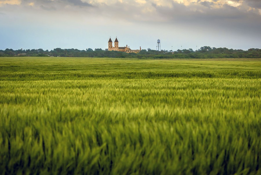 Kansas: Images of the Sunflower State