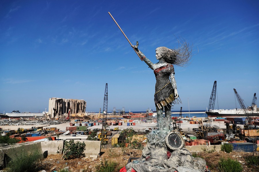 Photos of the Week: Watery Labyrinth, Giza Necropolis, Wuhan Opera
