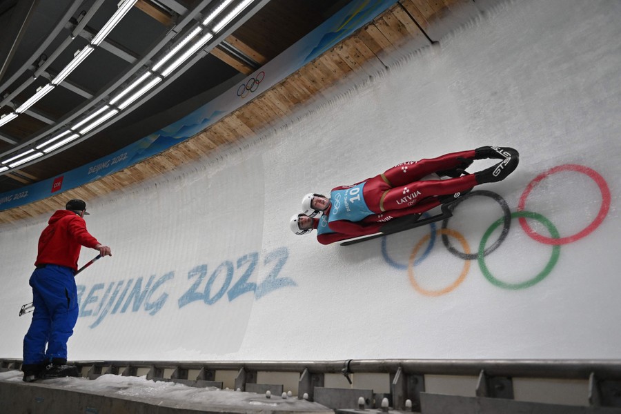 Sledding event 2022 olympics