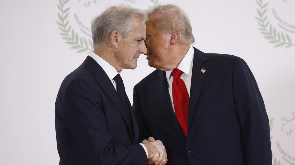 Donald Trump shakes hands with Norway's prime minister