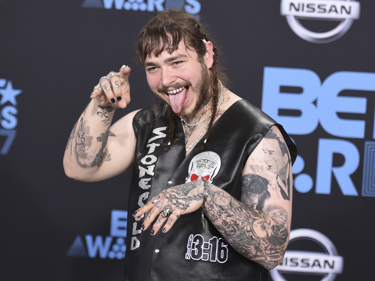 Post Malone Grabs His First Hot 100 Number One with Rockstar ft. 21 Savage