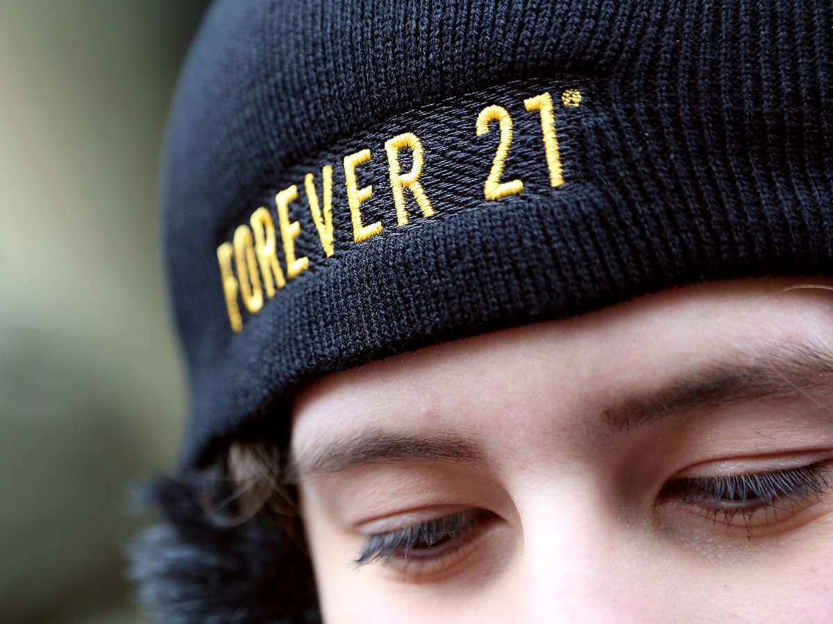 Forever 21 Needs Ages 22 and Up to Come Back From Bankruptcy - Bloomberg