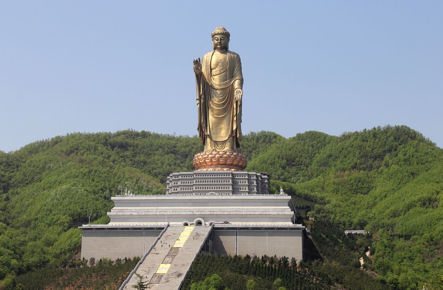 La statue de Bouddha à Zhaocun