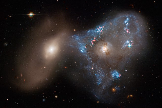 A Hubble picture of two galaxies colliding