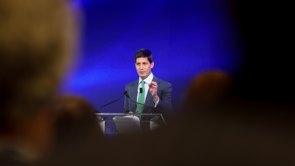 Photo of Kevin Warsh