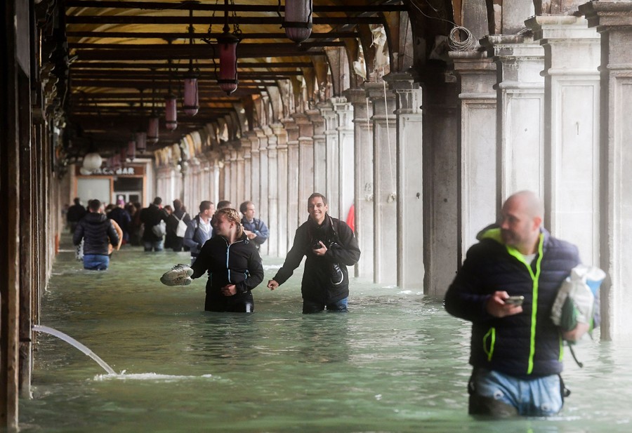 photos-flooding-in-venice-italy-reaches-near-record-levels-the